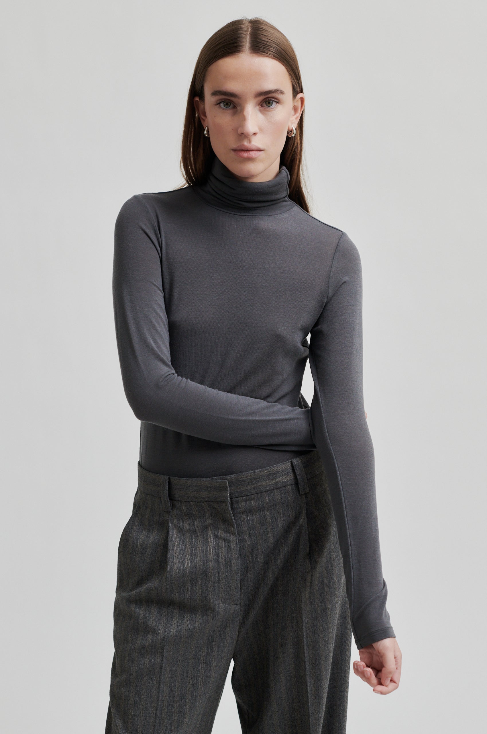 Matima T-Neck langærmet t-shirt - Volcanic Ash